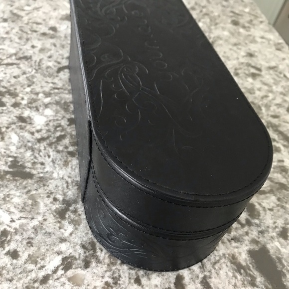 Younique makeup box. Brand new - Picture 6 of 6